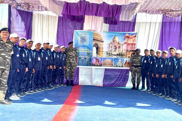   सी आर पी एफ की 176 वीं वाहिनी द्वारा स्थानीय युवाओ हेतु आयोजित भारत दर्शन यात्रा २०२३